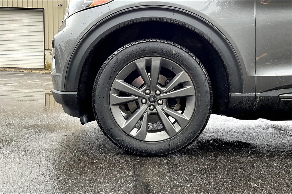 2021 Ford Explorer XLT - Photo 4