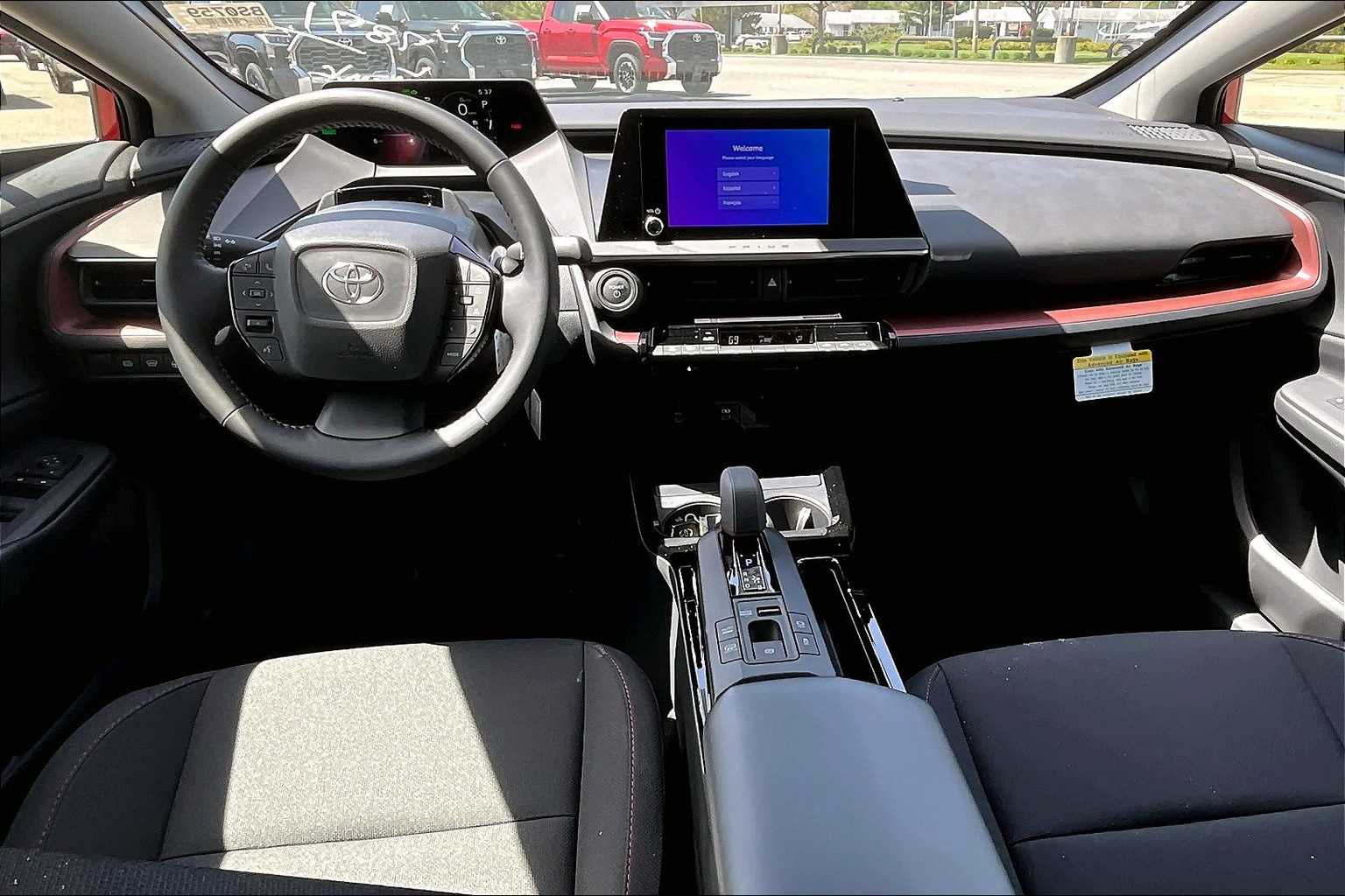 2025 Toyota Prius Plug-In Hybrid SE - Photo 12