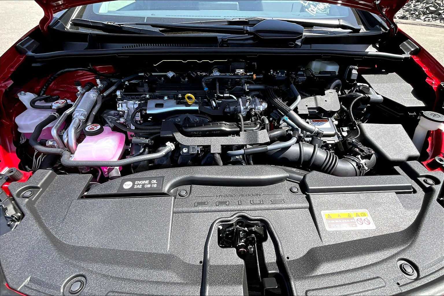 2025 Toyota Prius Plug-In Hybrid SE - Photo 16