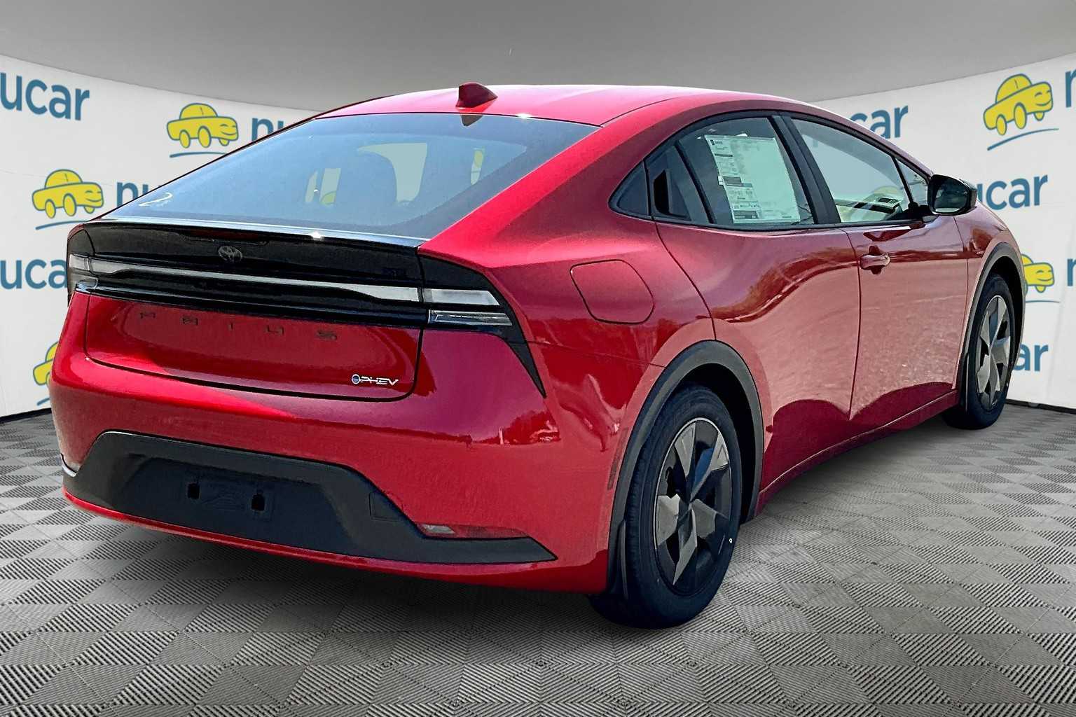 2025 Toyota Prius Plug-In Hybrid SE - Photo 7