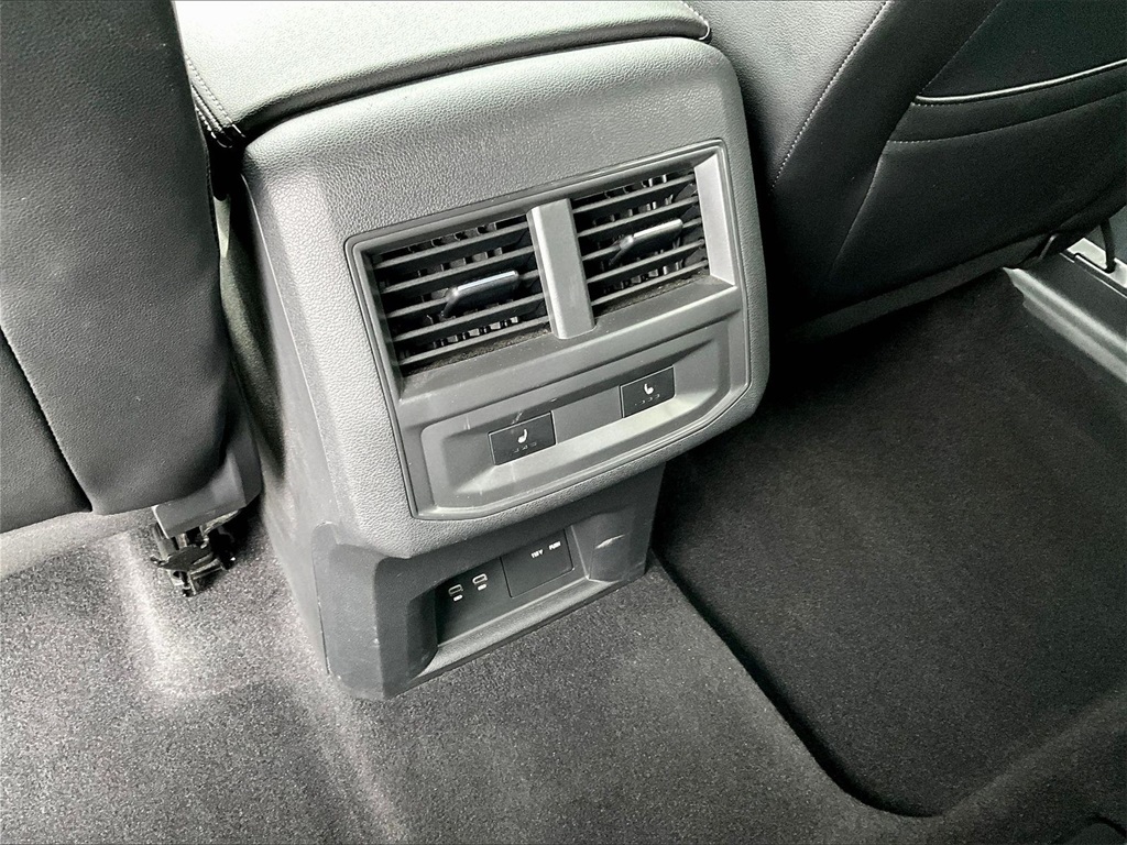 2021 Volkswagen Atlas Cross Sport 3.6L V6 SEL - Photo 28