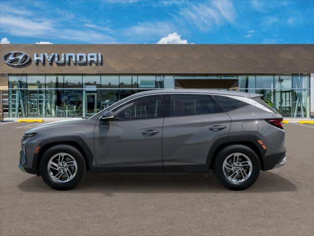 2025 Hyundai Tucson SE - Photo 3
