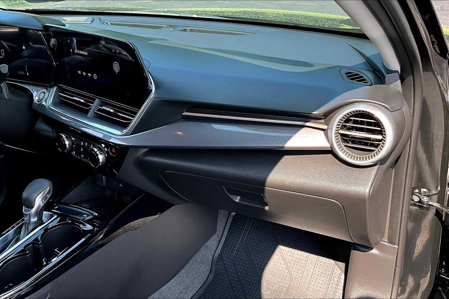 2024 Chevrolet Trax ACTIV - Photo 13