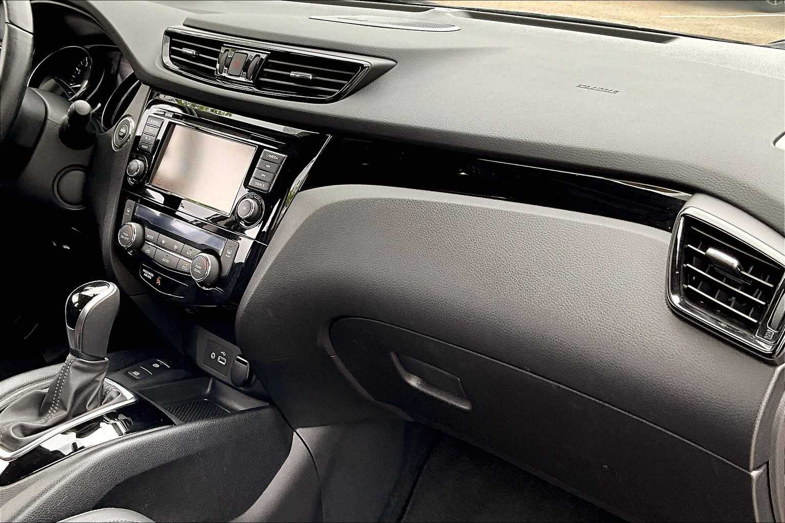 2021 Nissan Rogue Sport SL - Photo 14