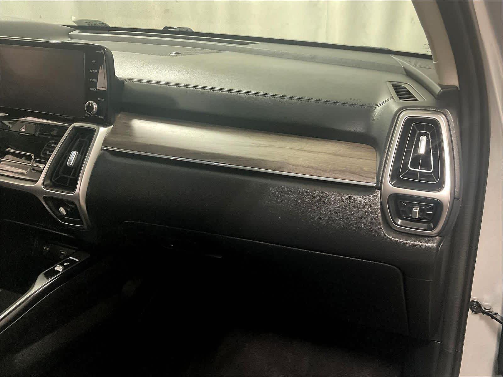 2022 Kia Sorento X-Line S - Photo 13