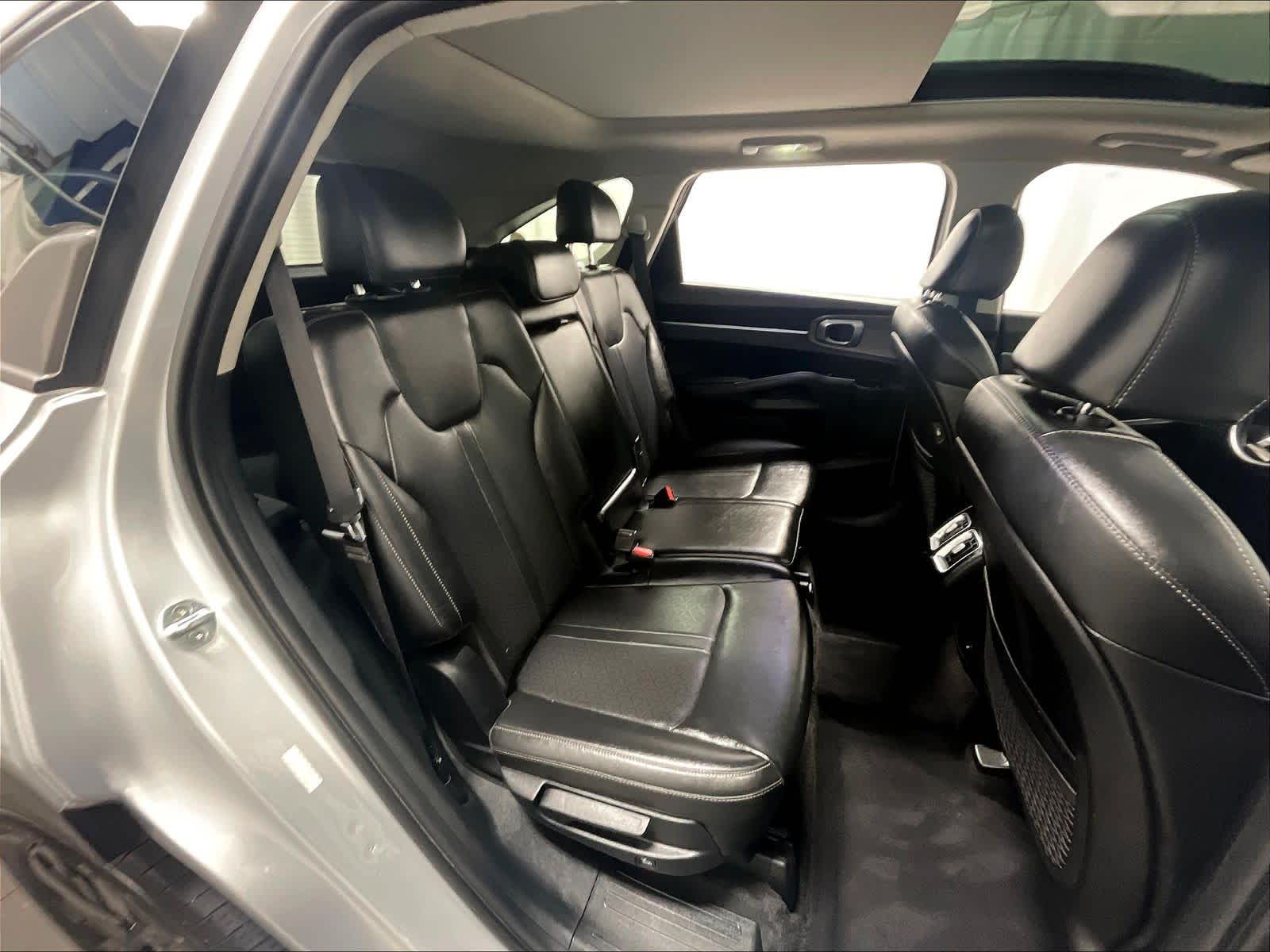 2022 Kia Sorento X-Line S - Photo 16