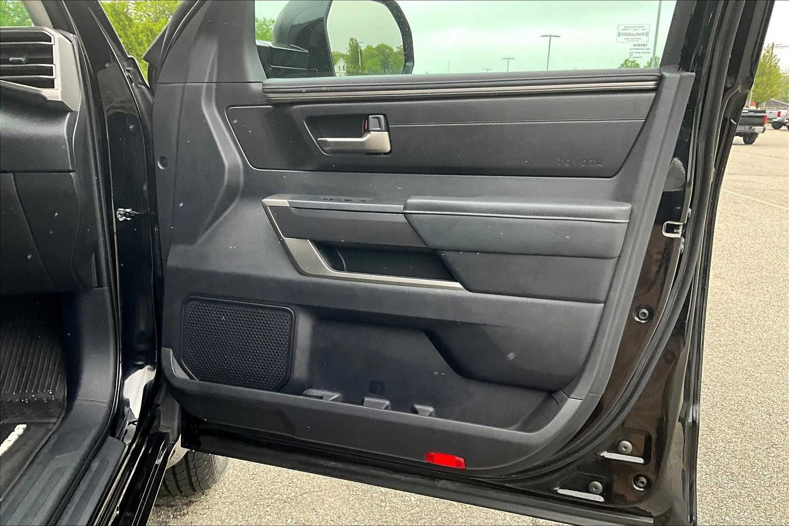 2022 Toyota Tundra SR5 - Photo 12