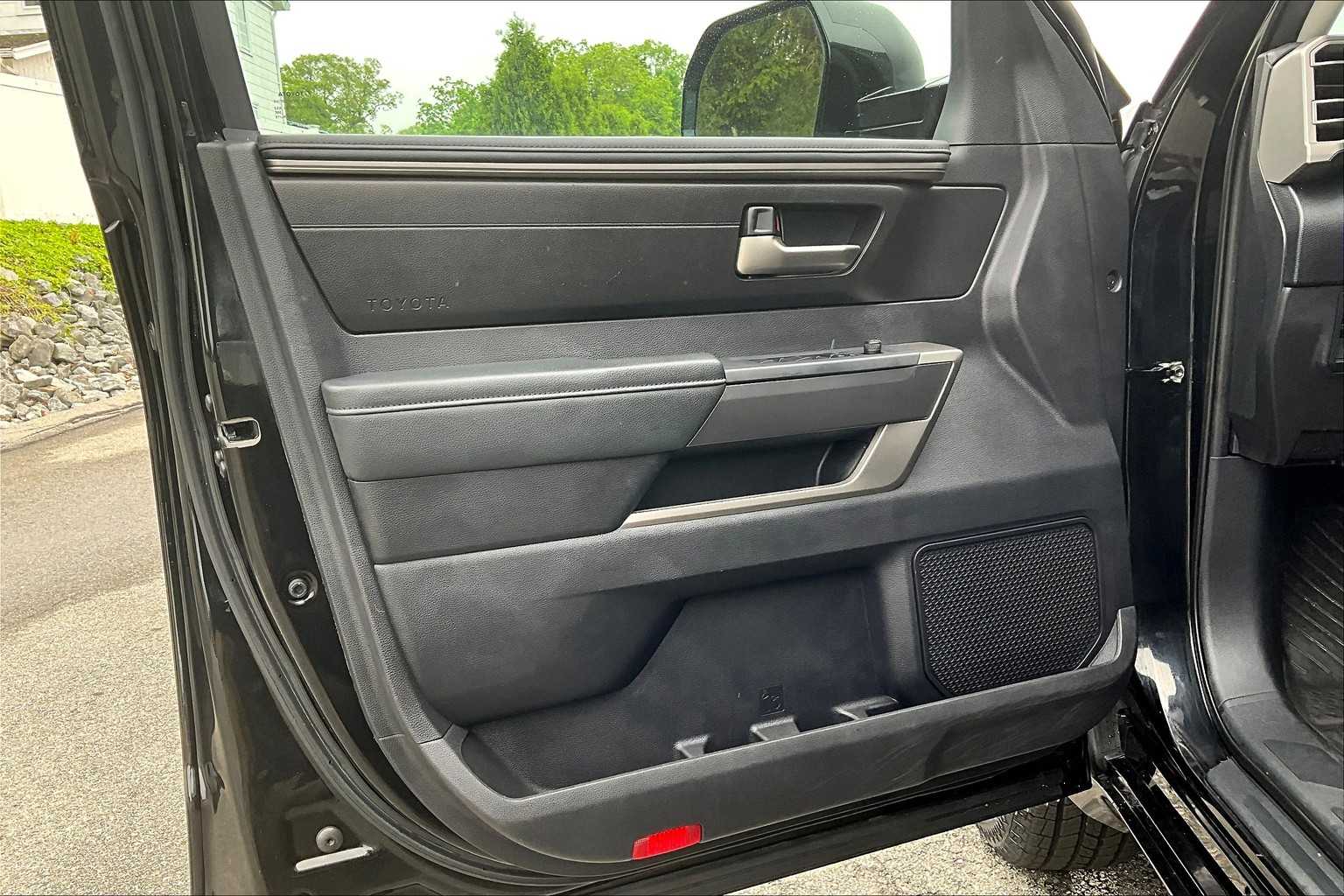 2022 Toyota Tundra SR5 - Photo 9