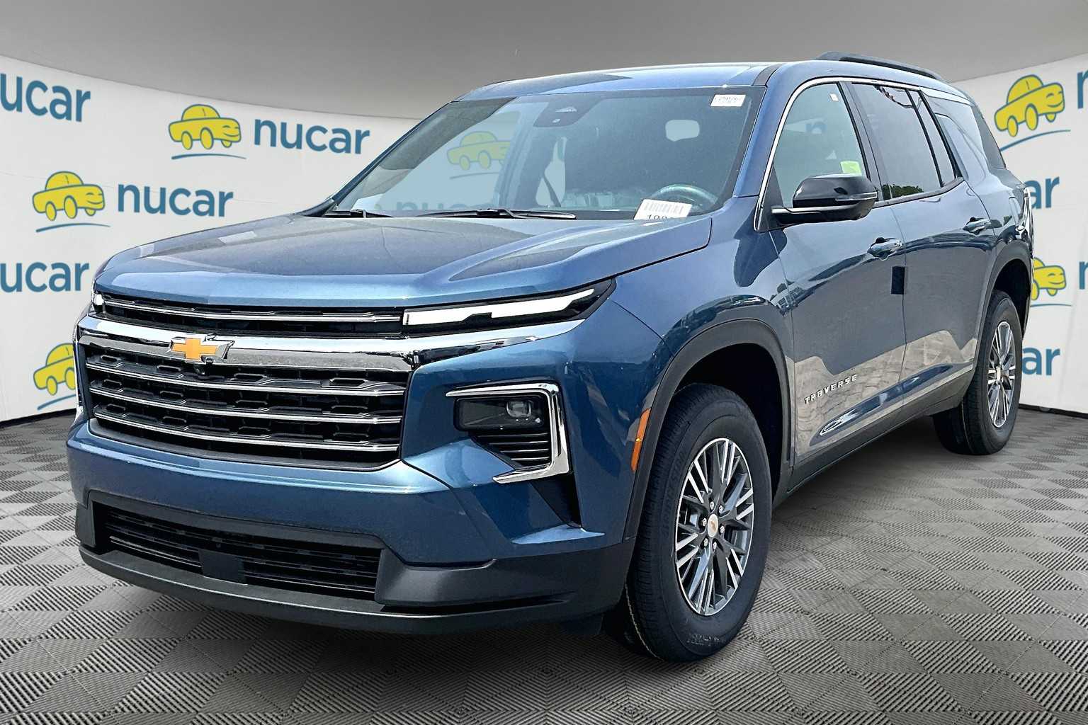 2025 Chevrolet Traverse AWD LT - Photo 4