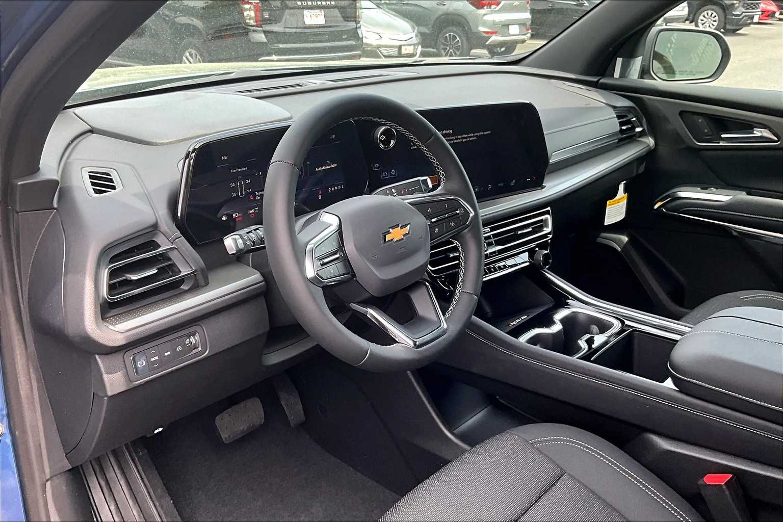 2025 Chevrolet Traverse AWD LT - Photo 9