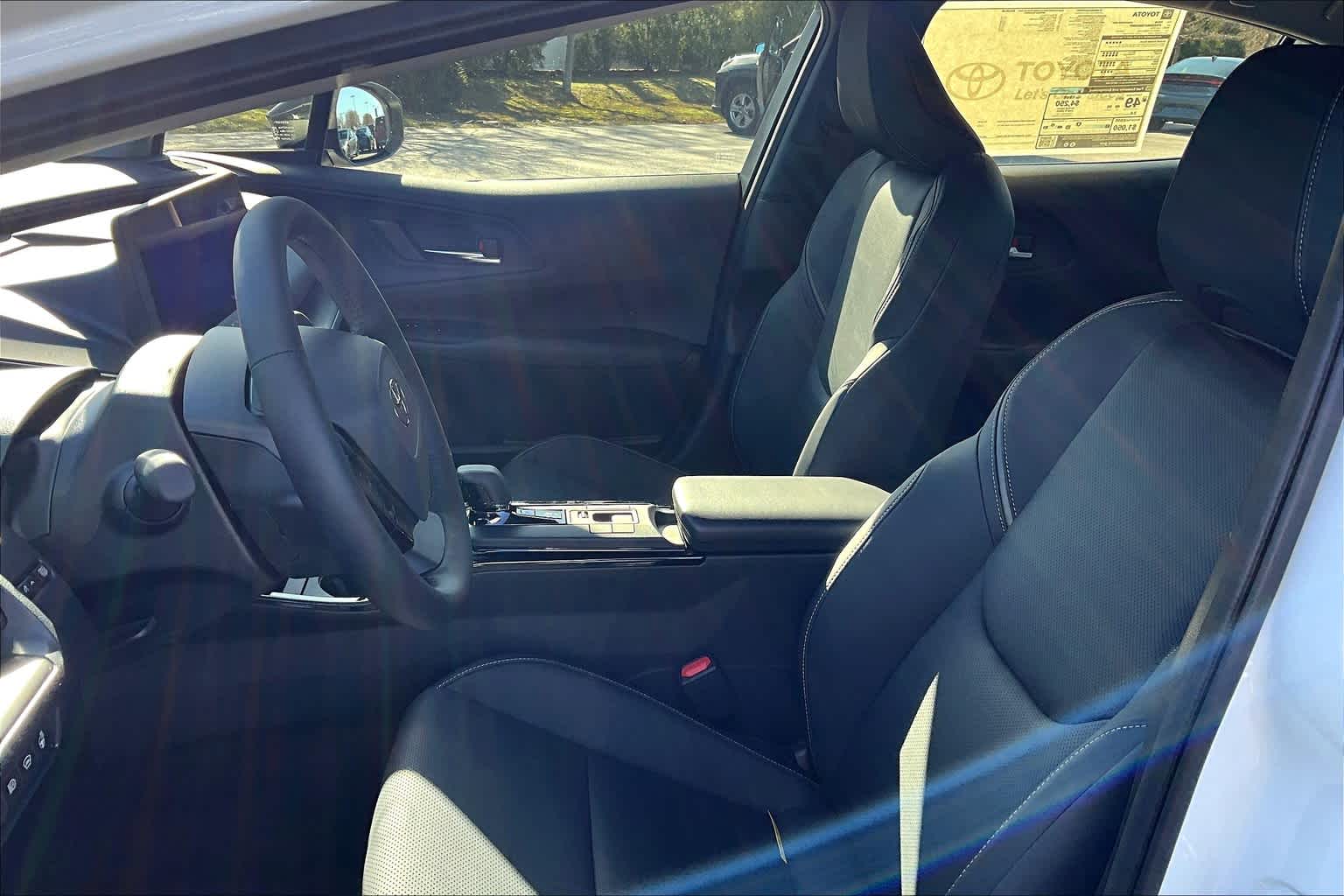 2025 Toyota Prius Nightshade - Photo 11