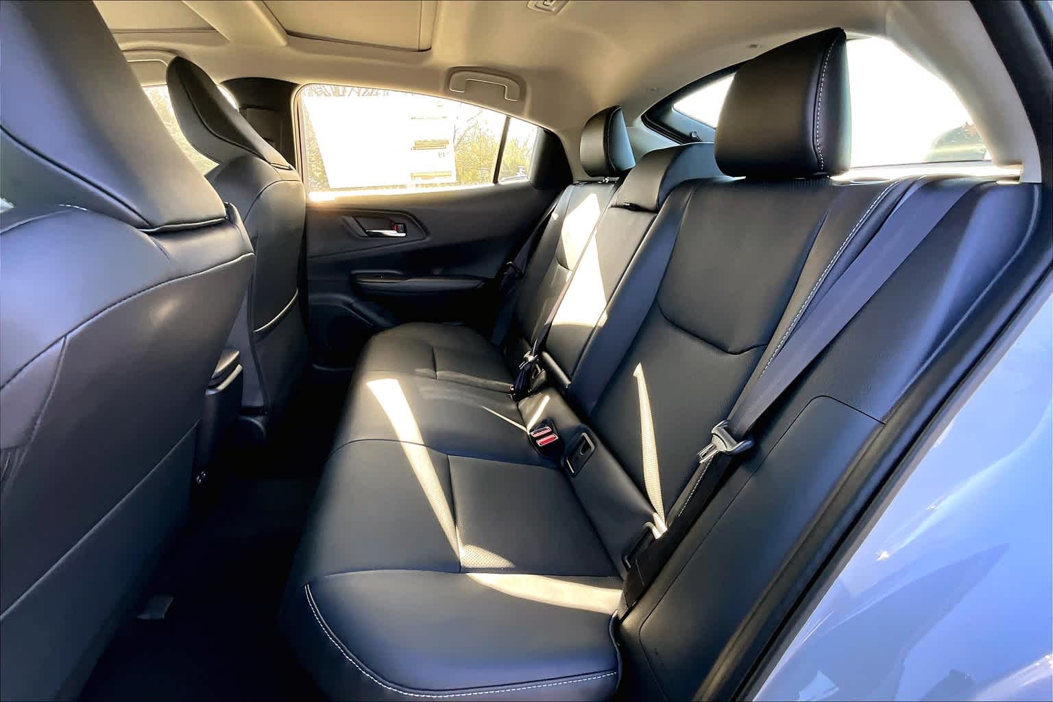 2025 Toyota Prius Nightshade - Photo 15