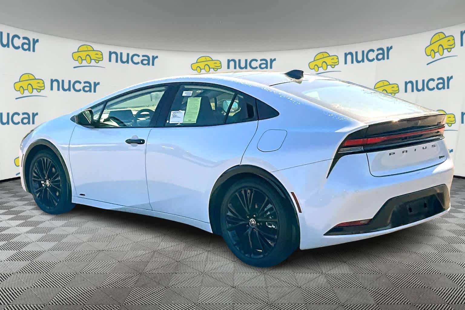 2025 Toyota Prius Nightshade - Photo 5