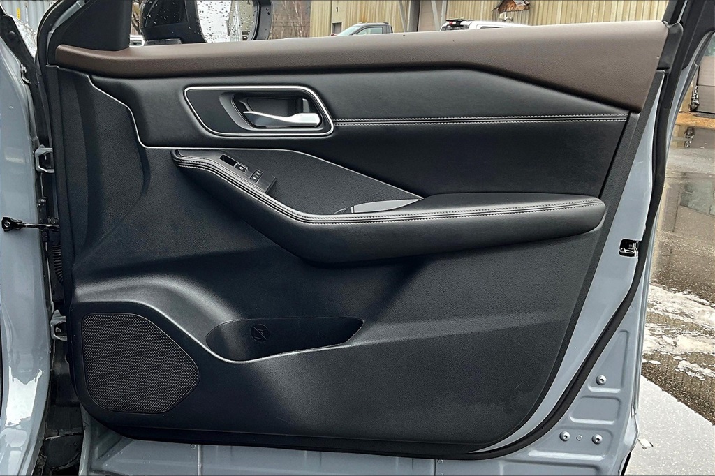 2021 Nissan Rogue Platinum - Photo 12