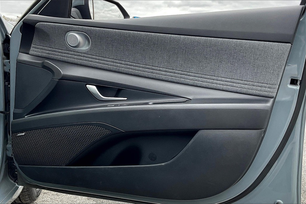 2023 Hyundai Elantra Limited - Photo 11