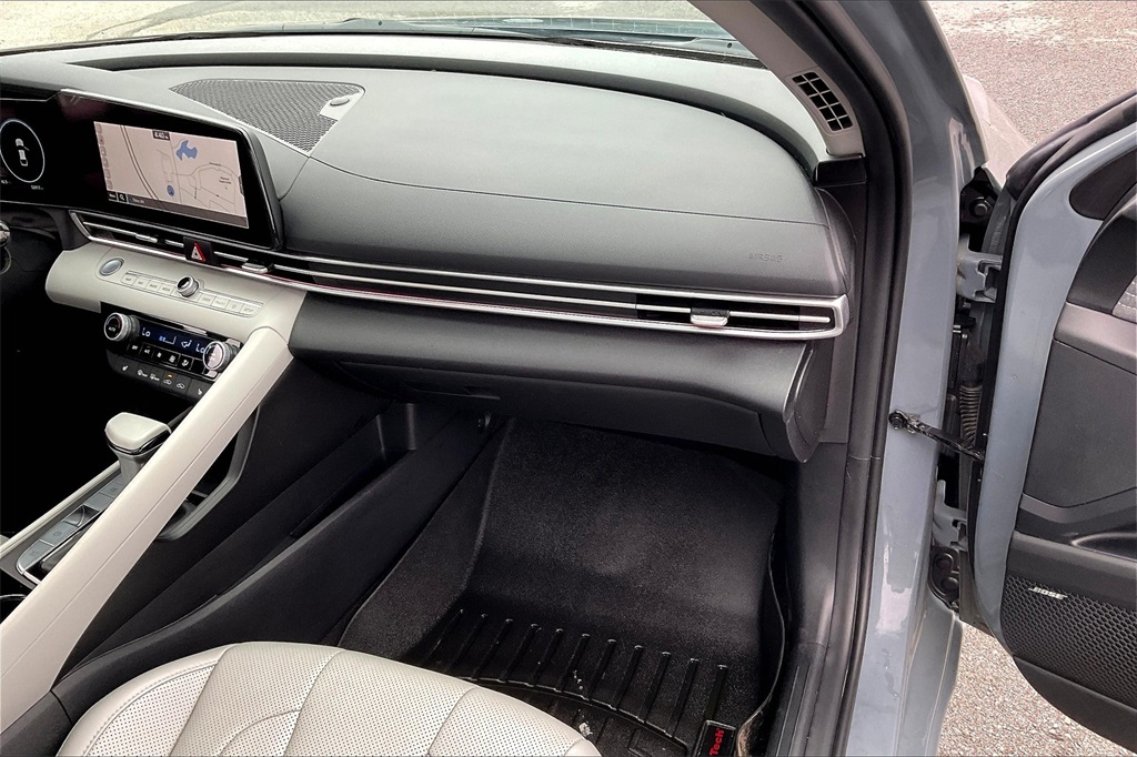 2023 Hyundai Elantra Limited - Photo 12