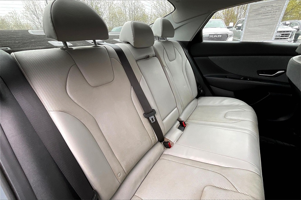 2023 Hyundai Elantra Limited - Photo 15