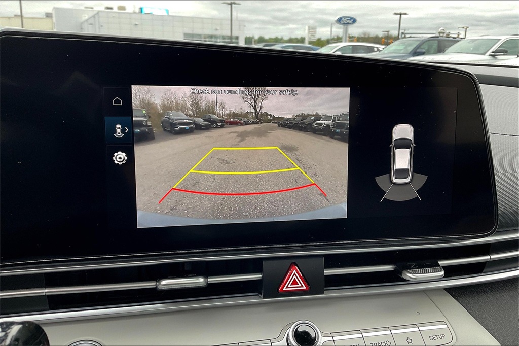 2023 Hyundai Elantra Limited - Photo 18
