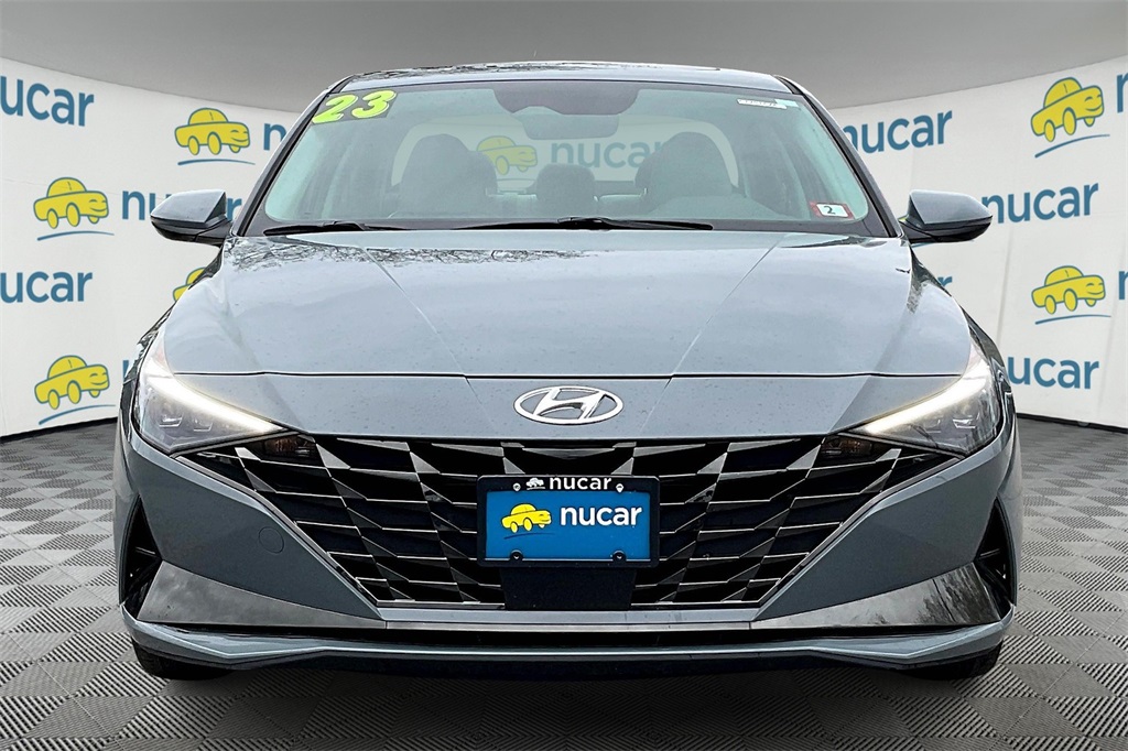 2023 Hyundai Elantra Limited - Photo 2