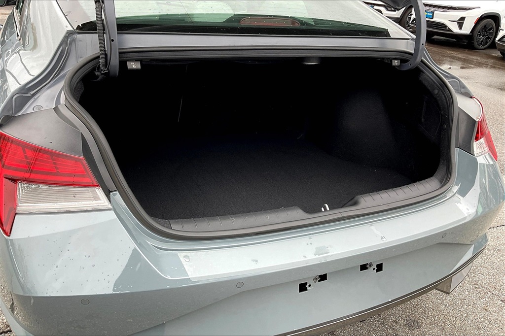2023 Hyundai Elantra Limited - Photo 35