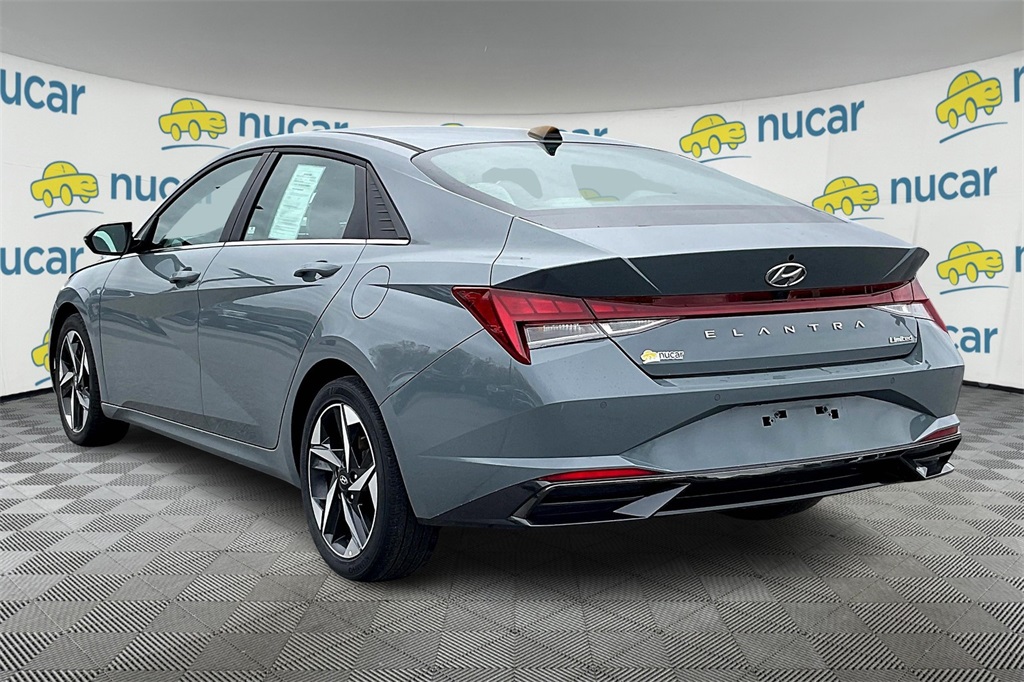 2023 Hyundai Elantra Limited - Photo 4