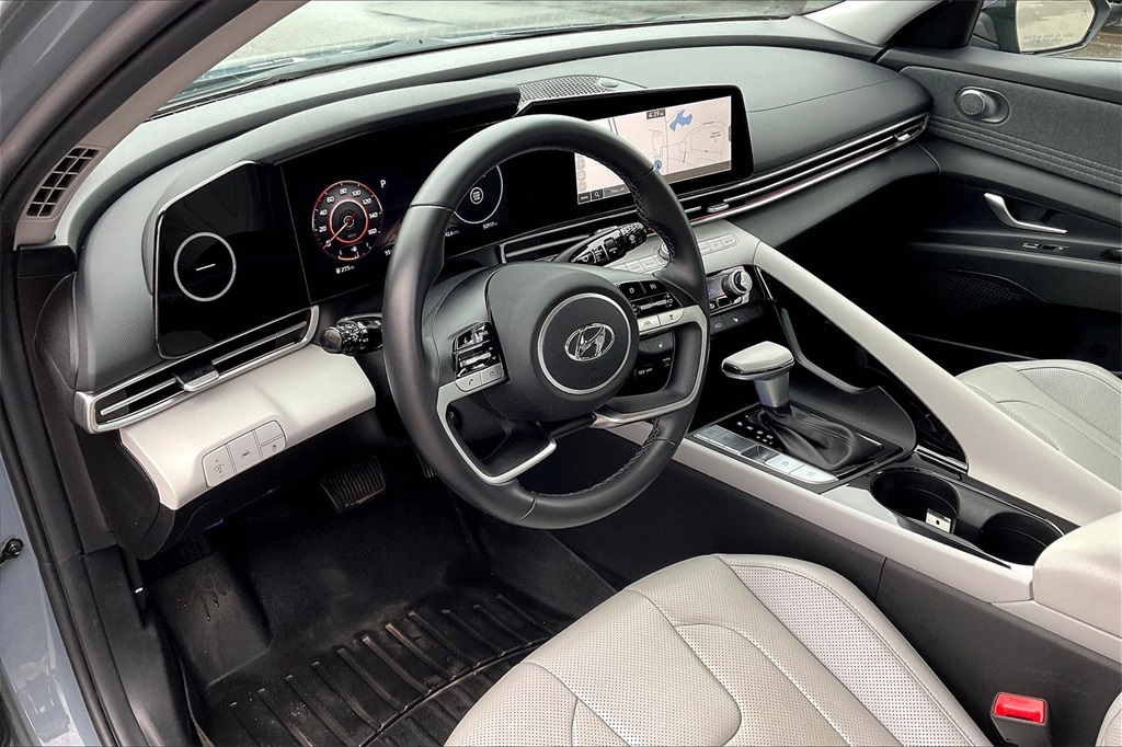 2023 Hyundai Elantra Limited - Photo 8