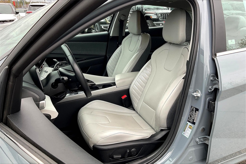 2023 Hyundai Elantra Limited - Photo 9