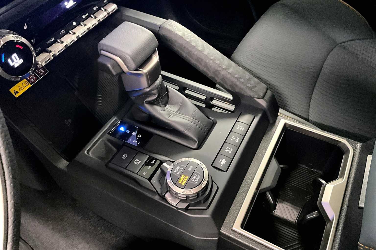 2025 Toyota Tacoma Trailhunter Hybrid - Photo 14