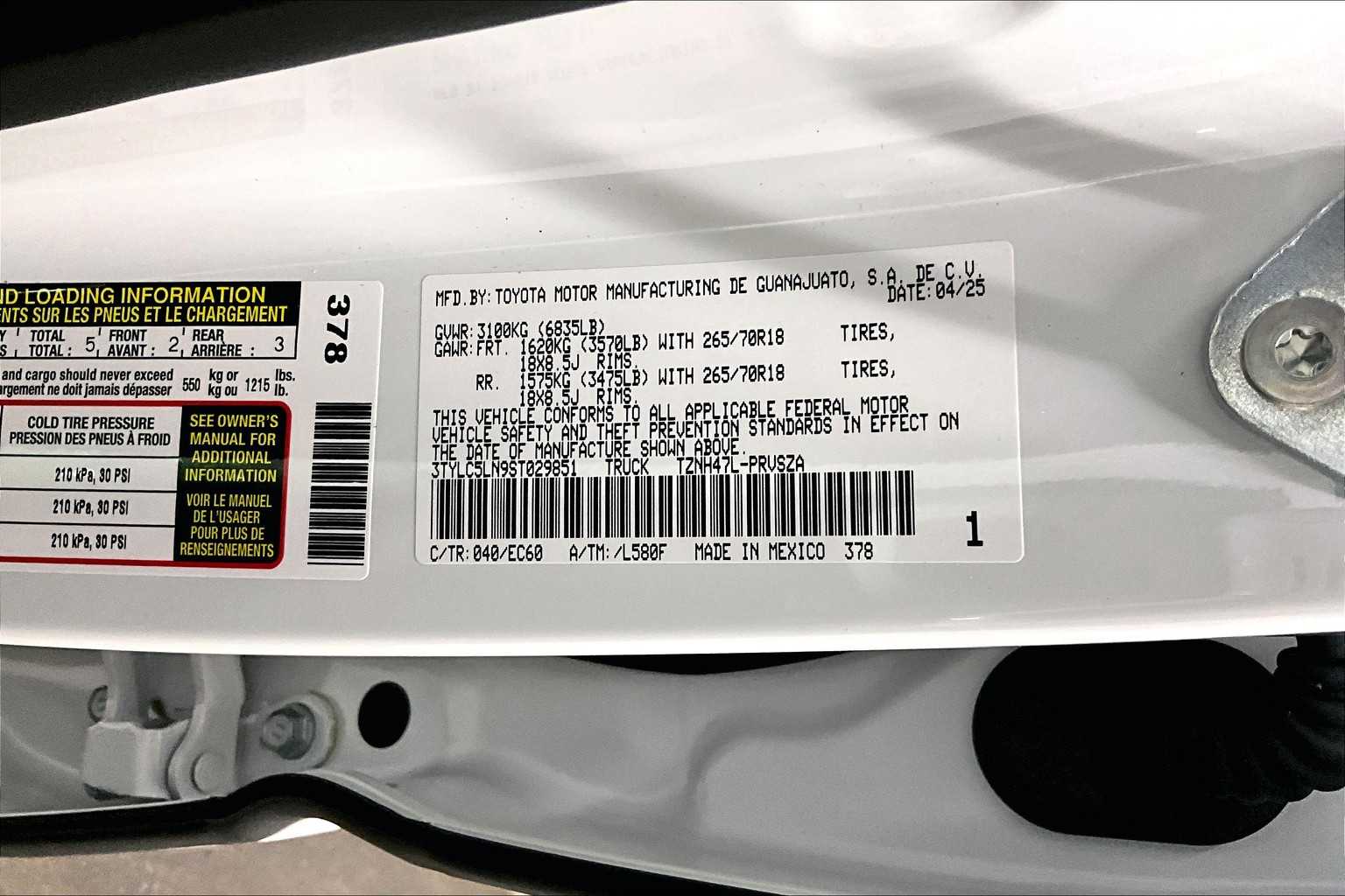 2025 Toyota Tacoma Trailhunter Hybrid - Photo 17