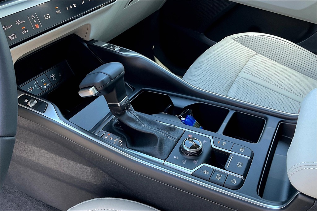 2025 Kia Sorento S - Photo 14