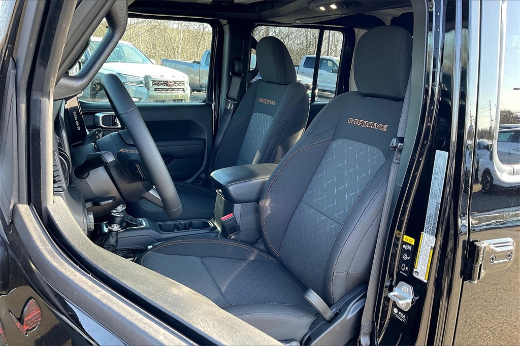 2025 Jeep Gladiator Mojave - Photo 11