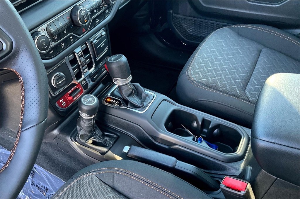 2025 Jeep Gladiator Mojave - Photo 14