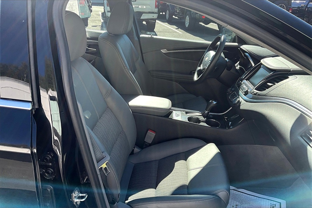 2019 Chevrolet Impala LS - Photo 11