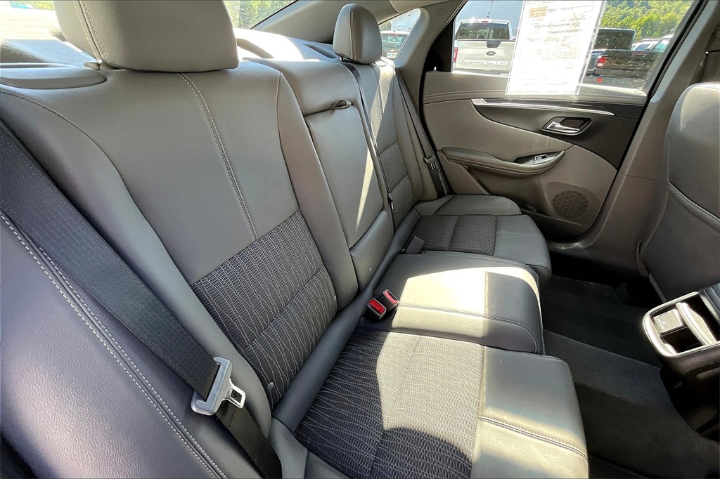 2019 Chevrolet Impala LS - Photo 16