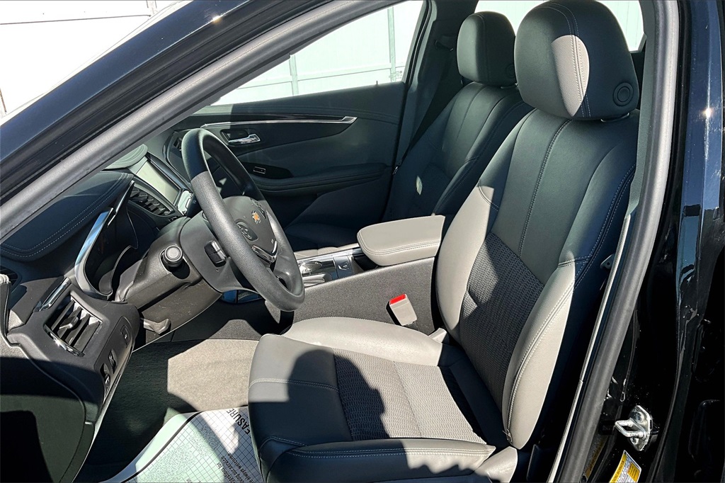 2019 Chevrolet Impala LS - Photo 10