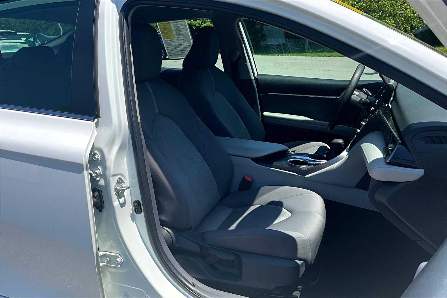 2023 Toyota Camry LE - Photo 11