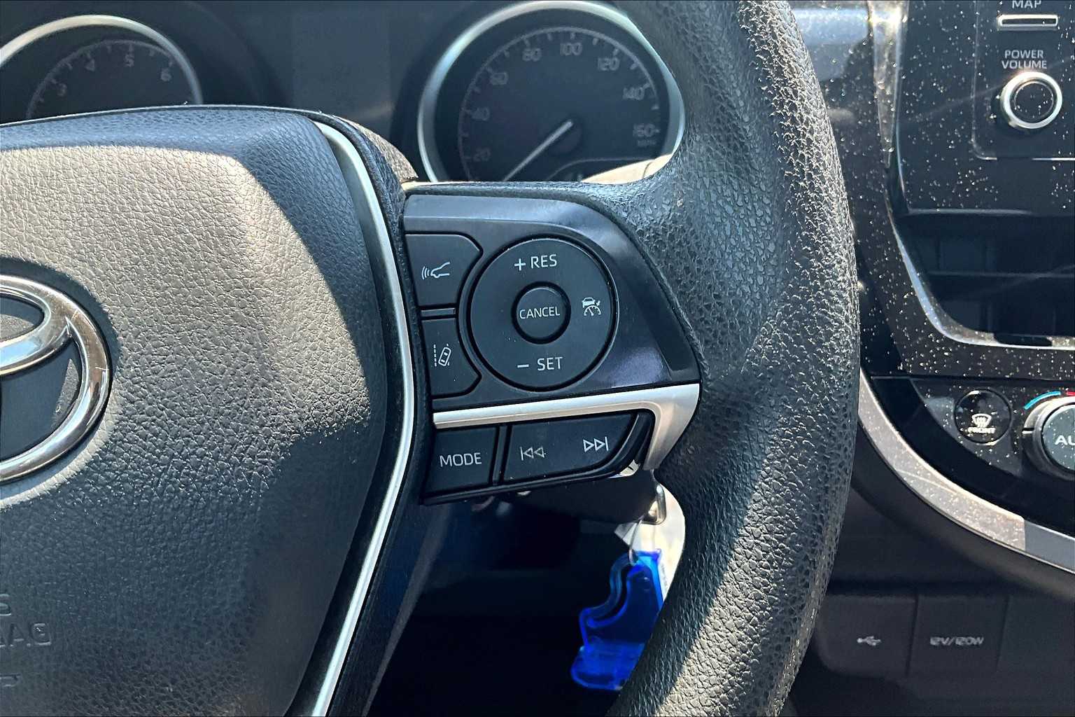 2023 Toyota Camry LE - Photo 24