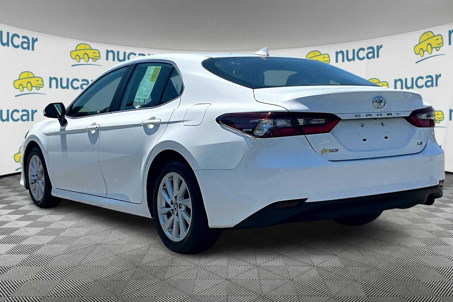 2023 Toyota Camry LE - Photo 4