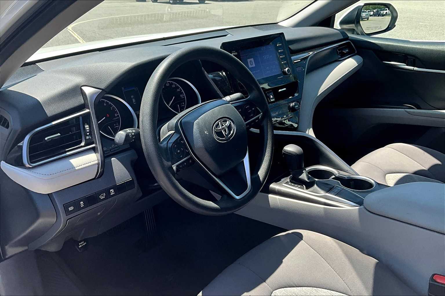 2023 Toyota Camry LE - Photo 8