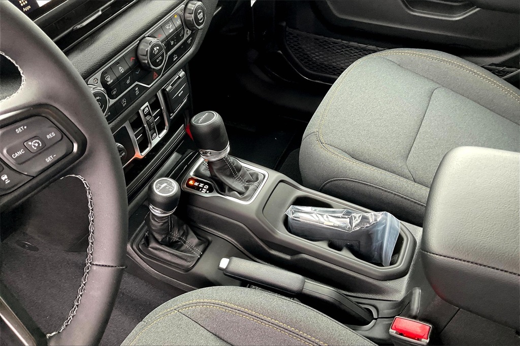 2025 Jeep Gladiator Sport - Photo 14