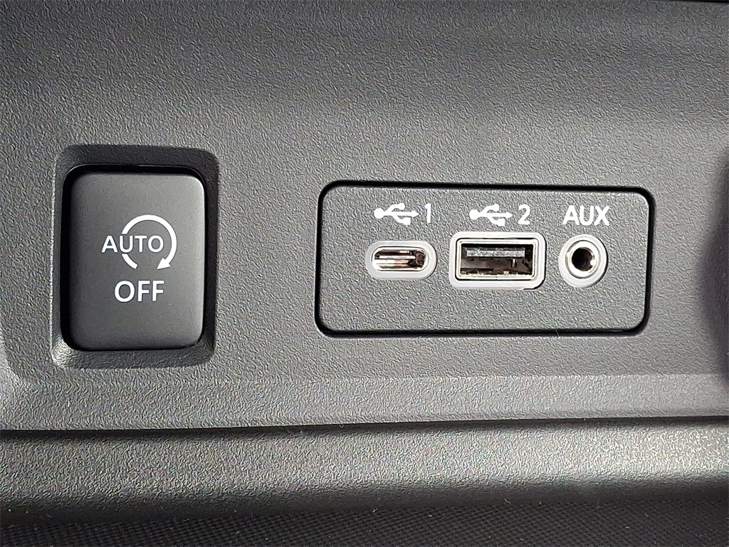 2025 Nissan Sentra SV - Photo 16
