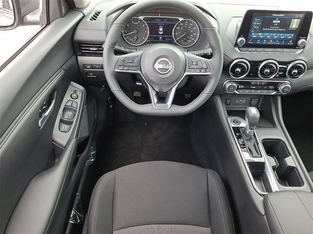 2025 Nissan Sentra SV - Photo 7