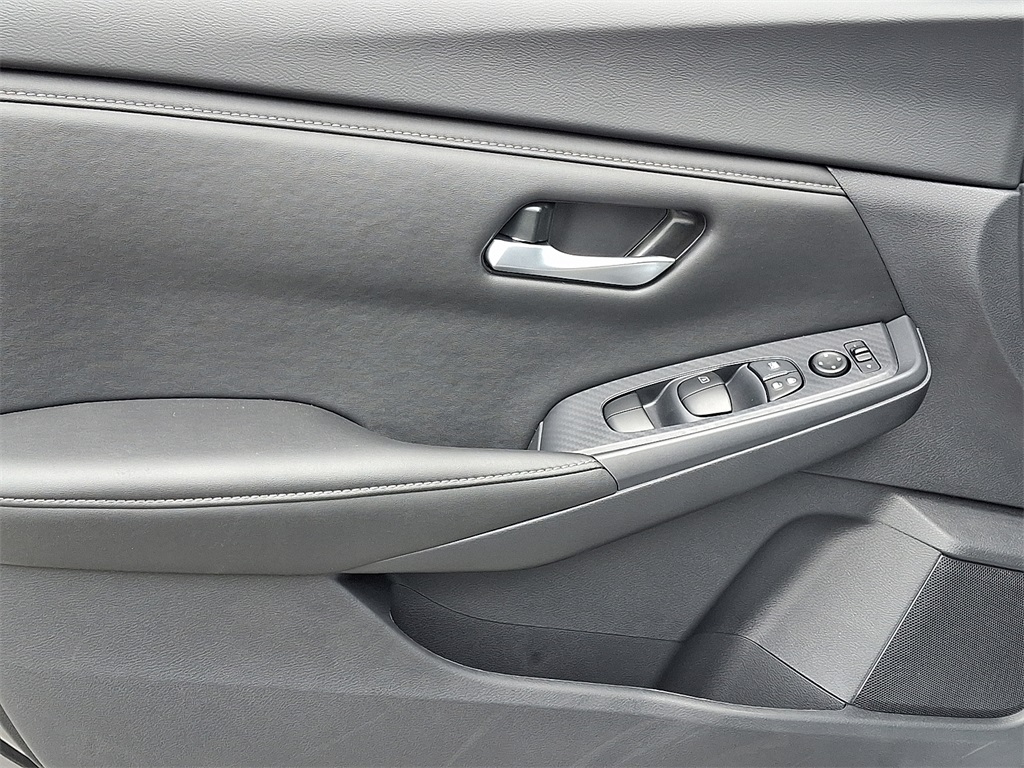 2025 Nissan Sentra SV - Photo 8