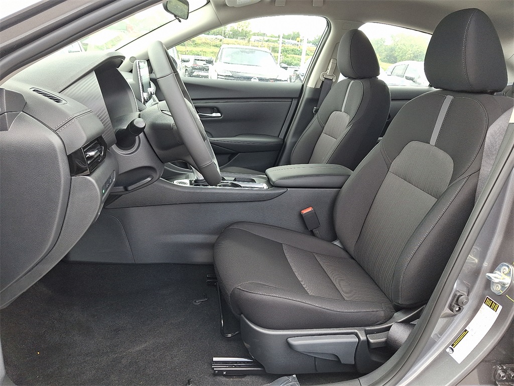 2025 Nissan Sentra SV - Photo 9