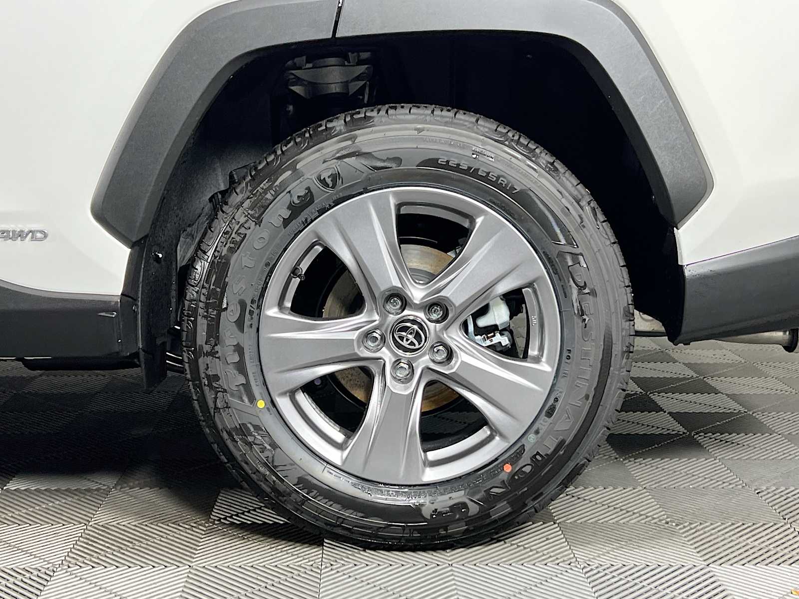 2025 Toyota RAV4 Hybrid XLE - Photo 19