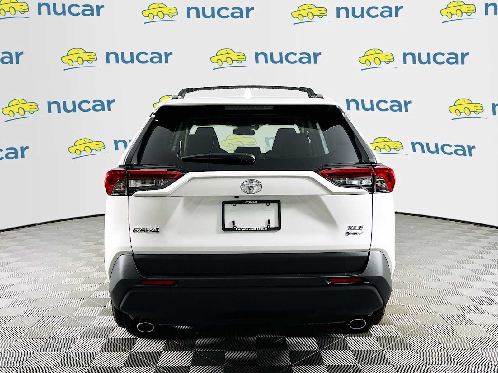 2025 Toyota RAV4 Hybrid XLE - Photo 5