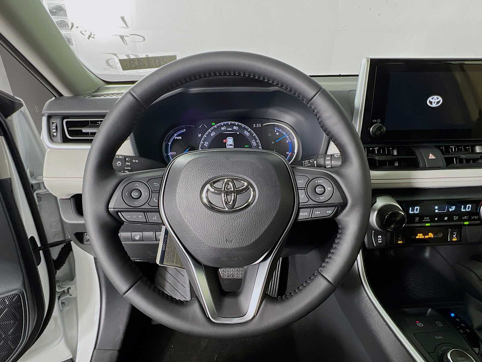 2025 Toyota RAV4 Hybrid XLE - Photo 7