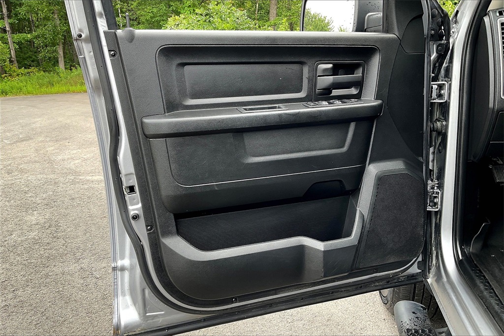 2020 Ram 1500 Classic Express - Photo 9
