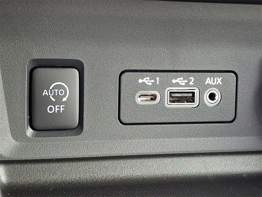 2025 Nissan Sentra SV - Photo 16
