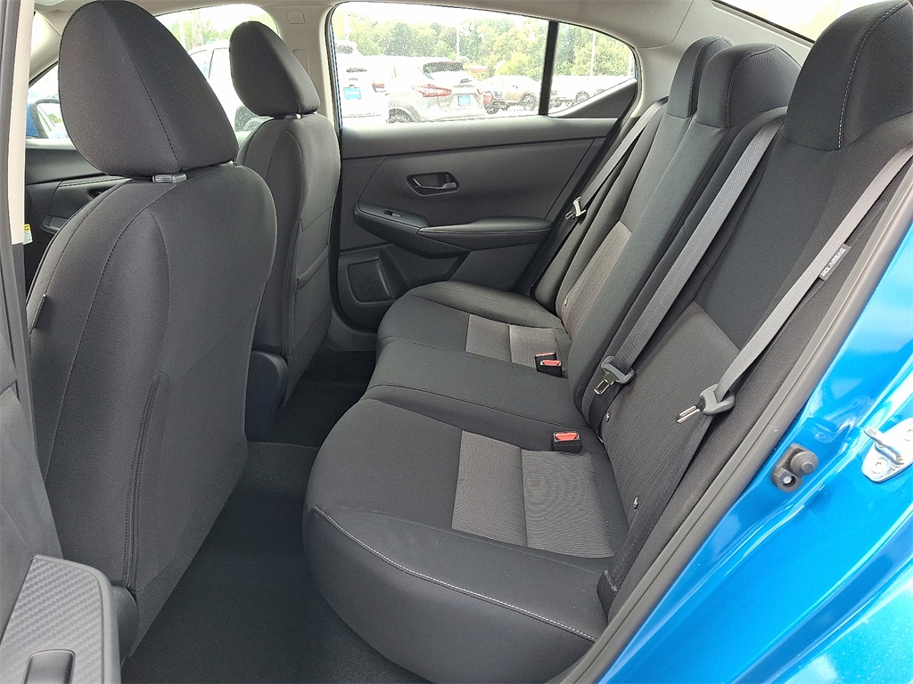 2025 Nissan Sentra SV - Photo 6